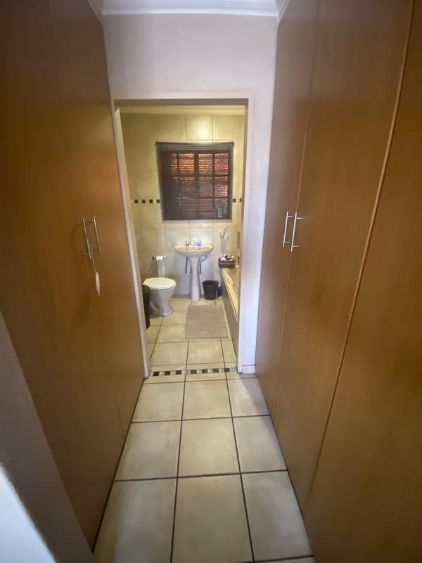 3 Bedroom Property for Sale in Middelburg Eastern Cape